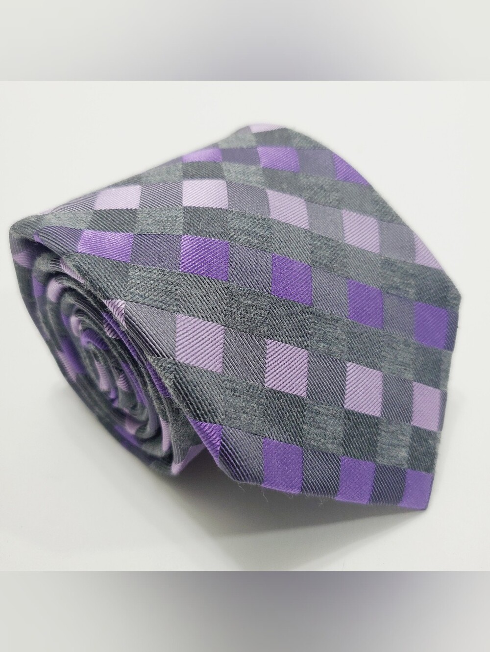 Croft & Barrow Mens Silk Blend Neck Tie Purple Checkered Stripe Pattern 57x3.25"